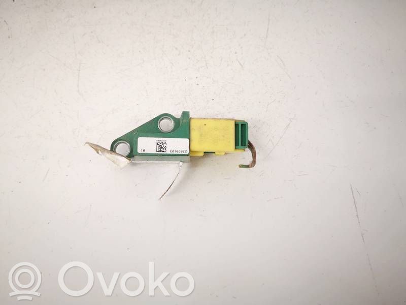 Volkswagen PASSAT B6 Senzor impact/declanșare airbag 