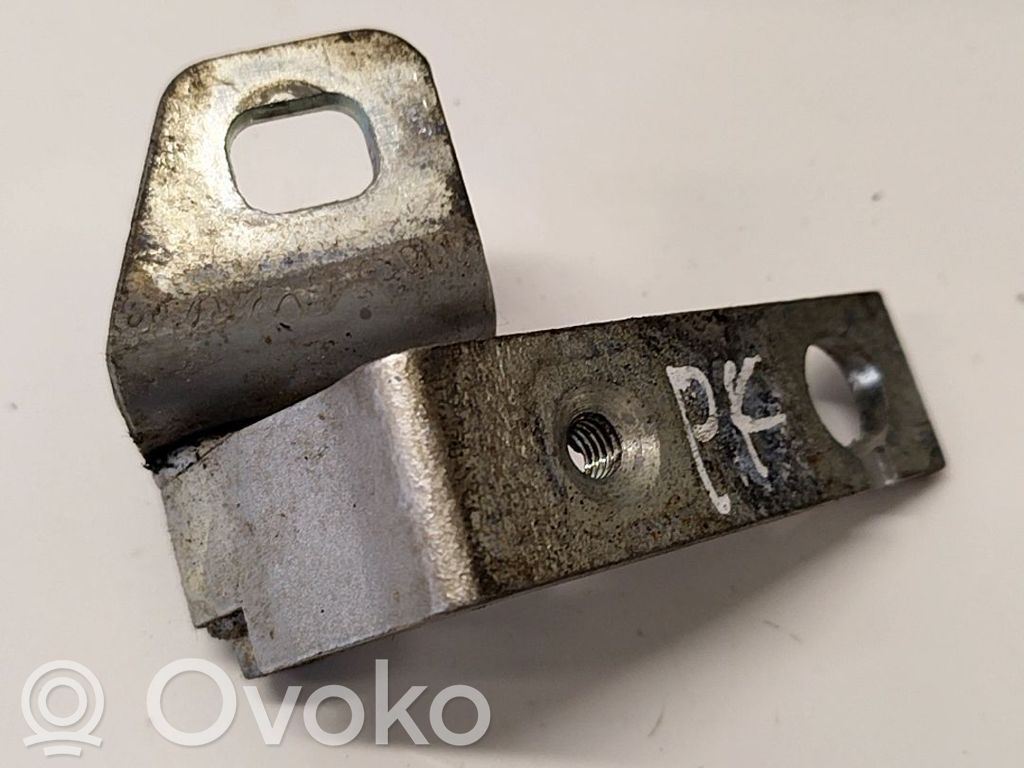 Ford Focus Cerniera superiore della portiera anteriore