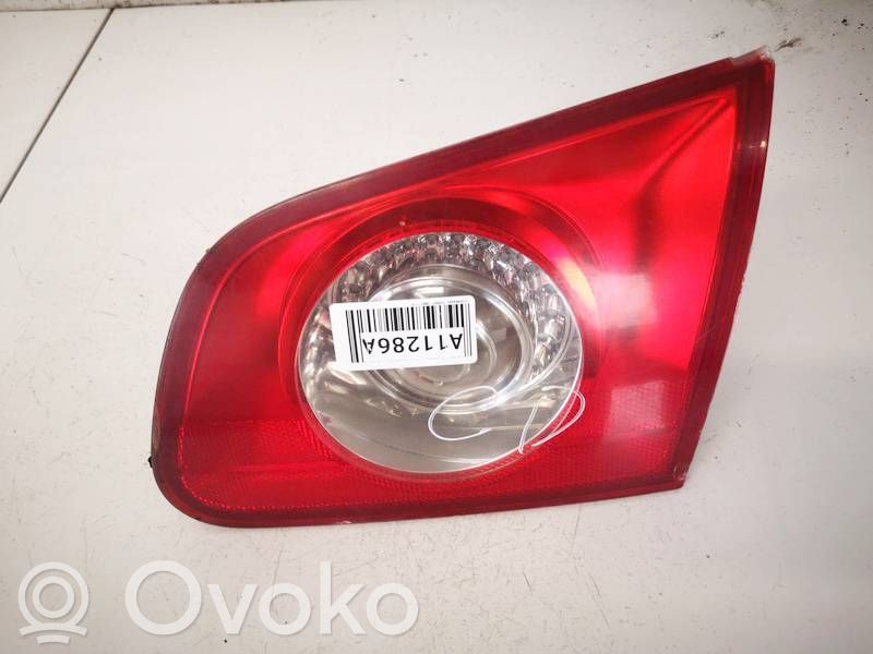 Volkswagen PASSAT B6 Luci posteriori del portellone del bagagliaio