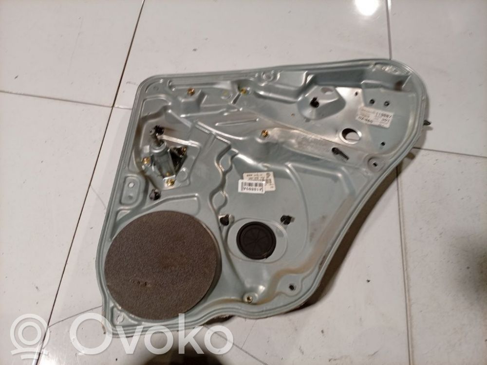 Volkswagen PASSAT B5.5 Alzacristalli del portellone scorrevole con motorino