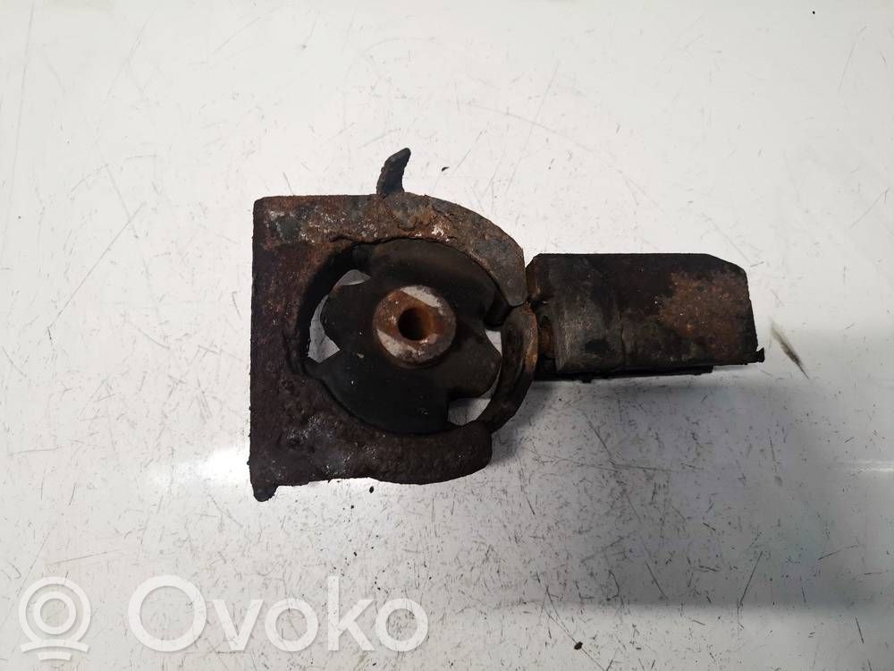 Toyota Avensis T250 Engine mount bracket 