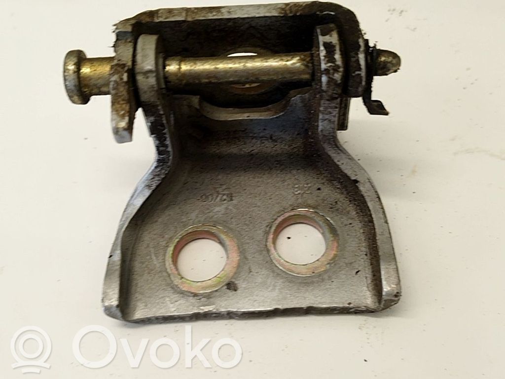 Etuoven yläsarana