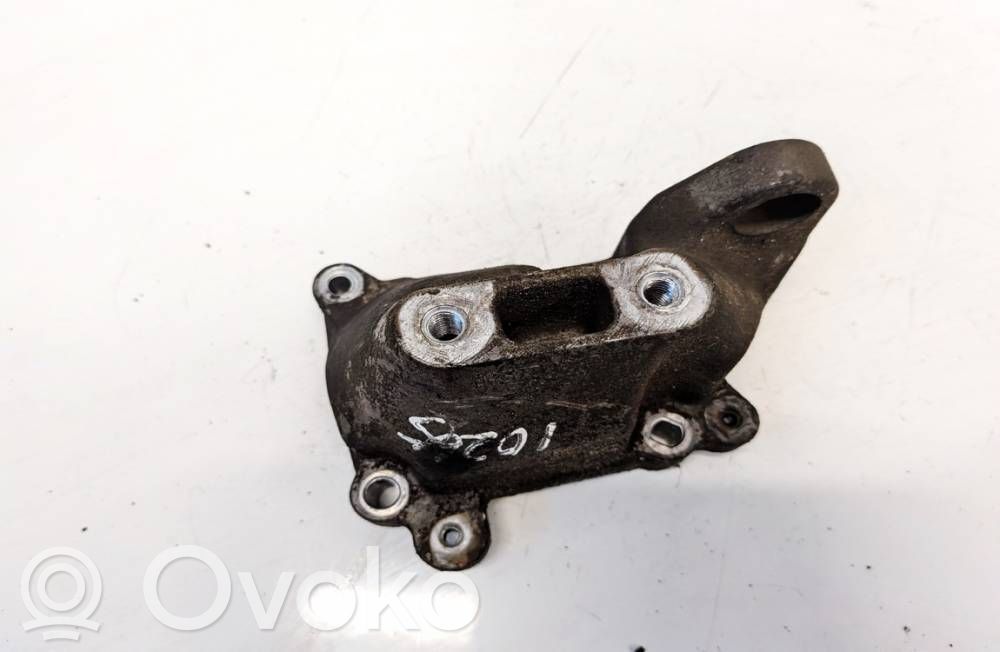Engine mounting bracket   04578182AA,04578182AA,50588