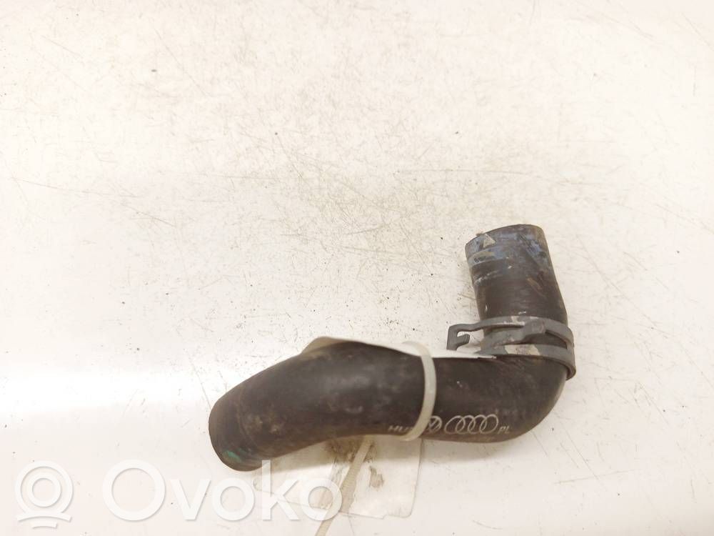 Audi A5 8T 8F Tuyau de liquide de refroidissement moteur