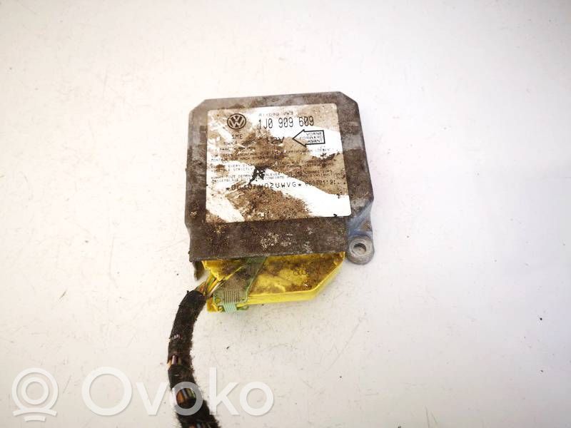 Volkswagen Golf IV Unitate/modul de comandă airbaguri 