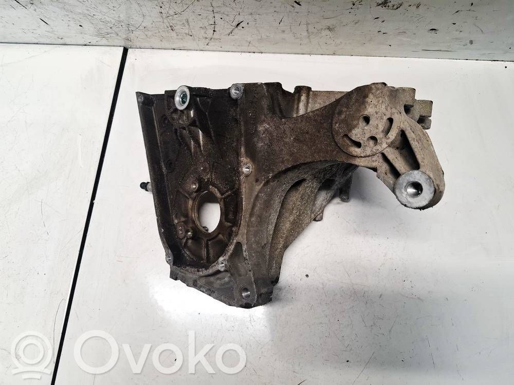 Opel Insignia A Engine mounting bracket 