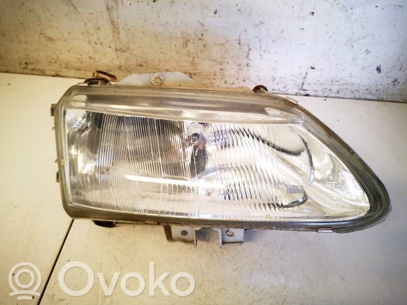 Renault Laguna I Far 