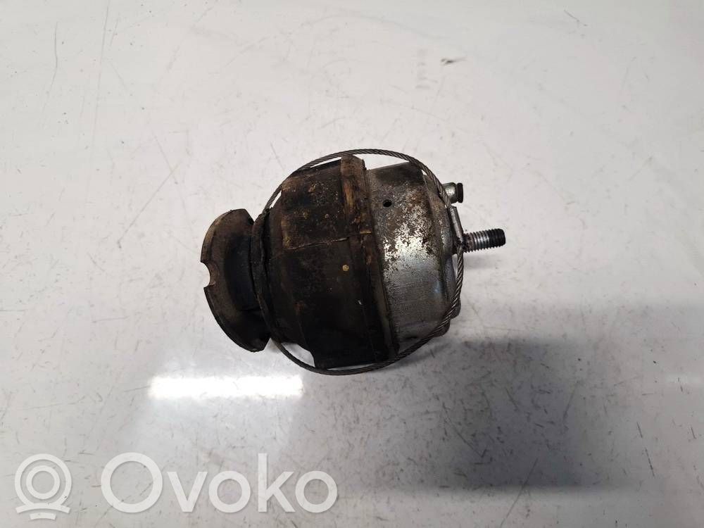 Volvo V70 Dzinēja spilvens 