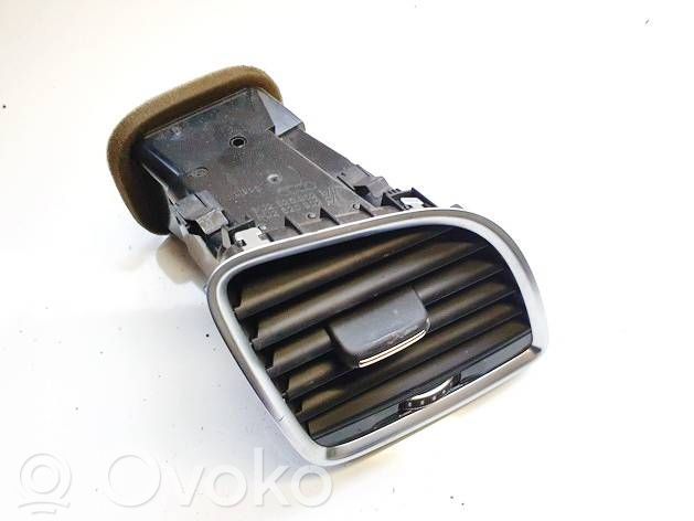 Audi Q3 8U Griglia di ventilazione centrale cruscotto 