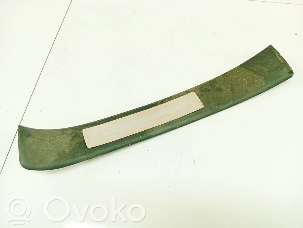 Audi A4 S4 B6 8E 8H Copertura del rivestimento del sottoporta posteriore 