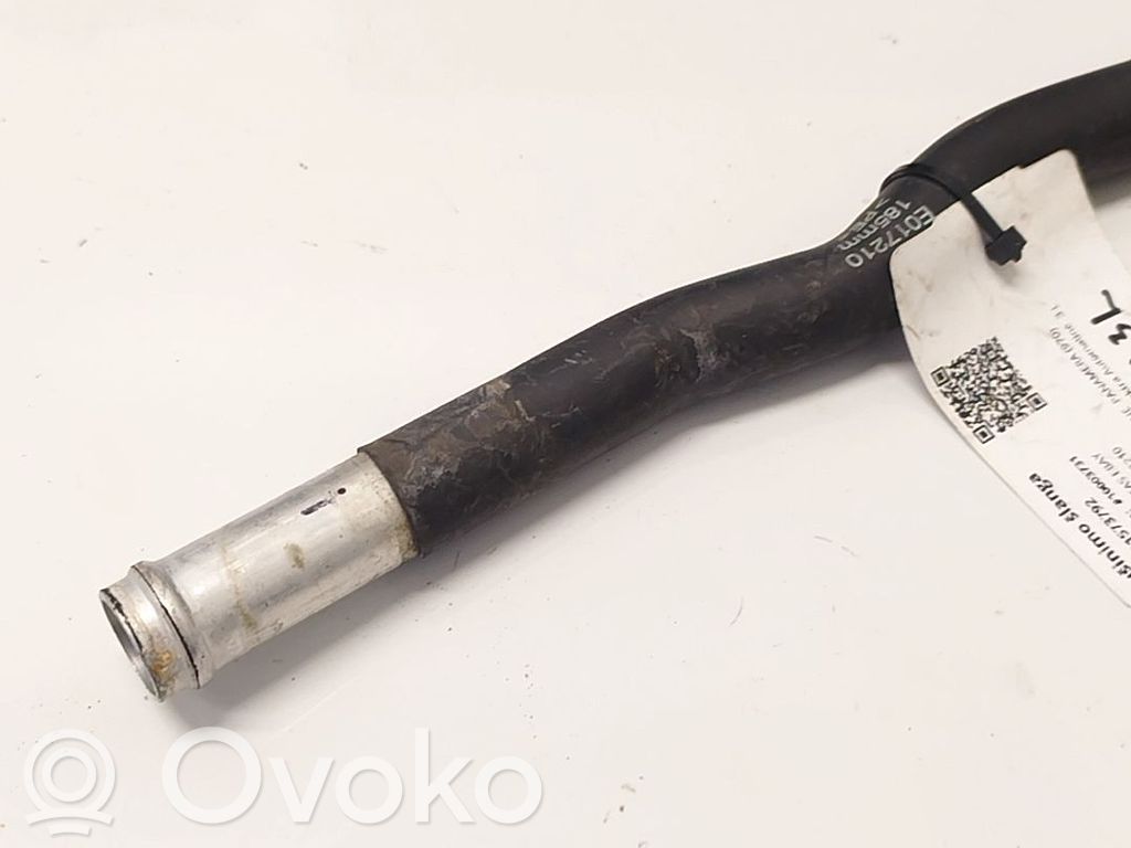 Porsche Panamera (970) Tubo flessibile del liquido di raffreddamento del motore 