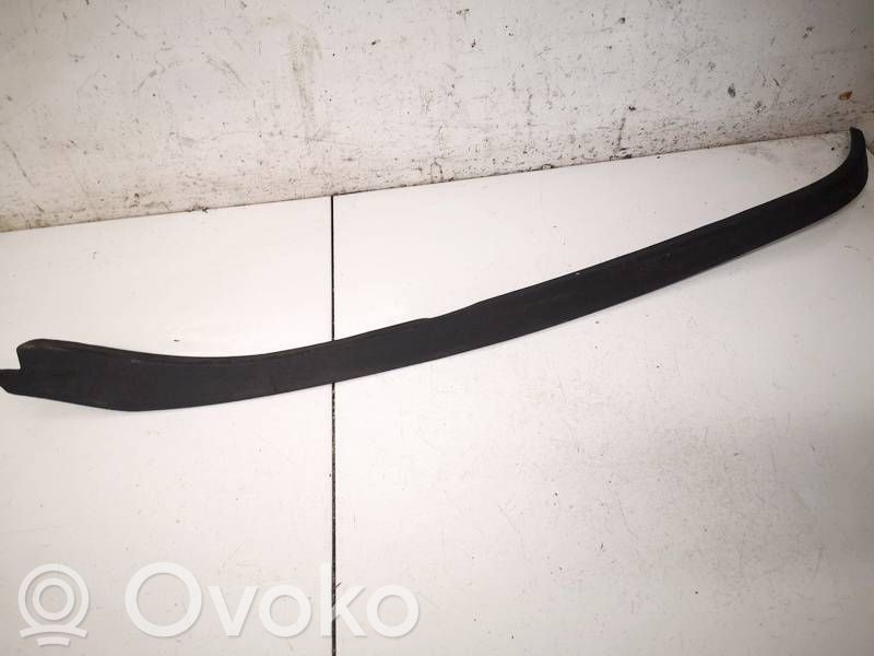 Volkswagen Golf V Listwa szyby czołowej / przedniej 