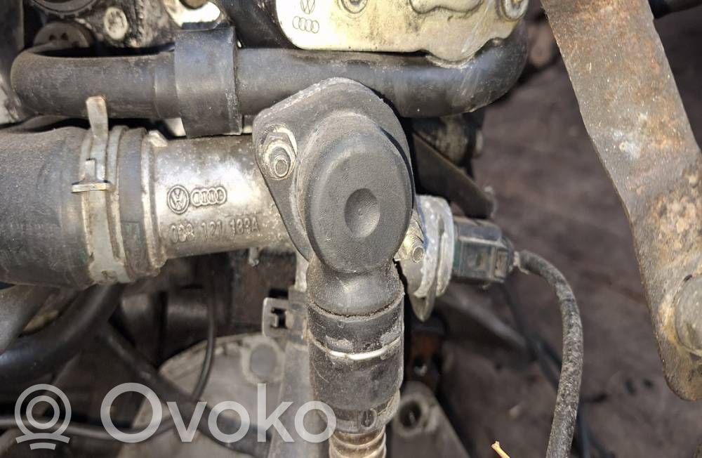 Audi A4 S4 B6 8E 8H Tubo flessibile del liquido di raffreddamento del motore