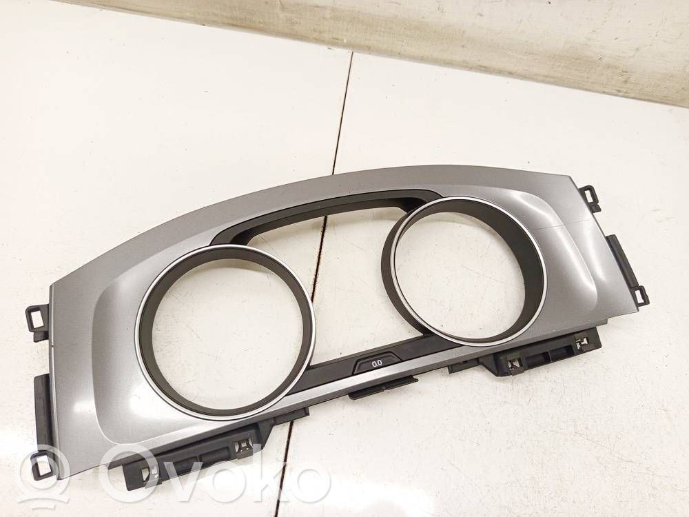 Volkswagen Golf VII Cornice cruscotto 