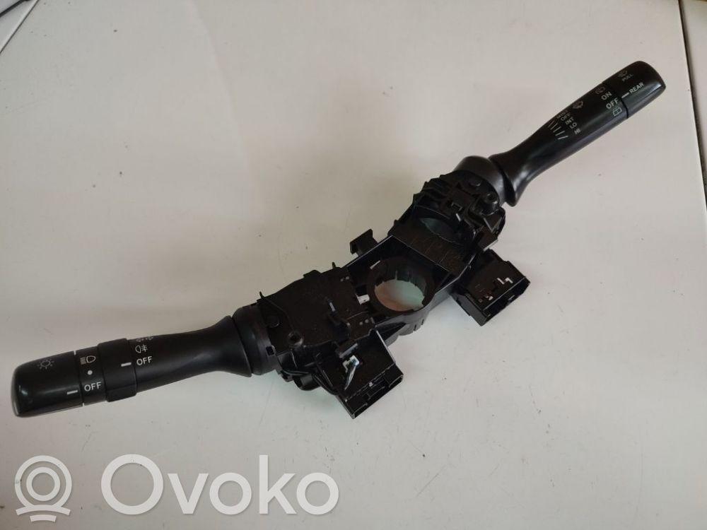 Toyota Yaris Bloc semnalizator și ștergător parbriz 