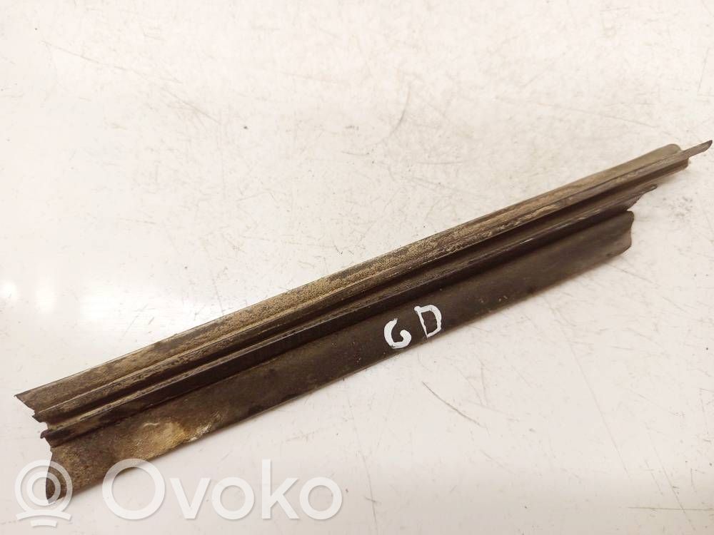 Opel Astra H Rivestimento modanatura del vetro della portiera posteriore 