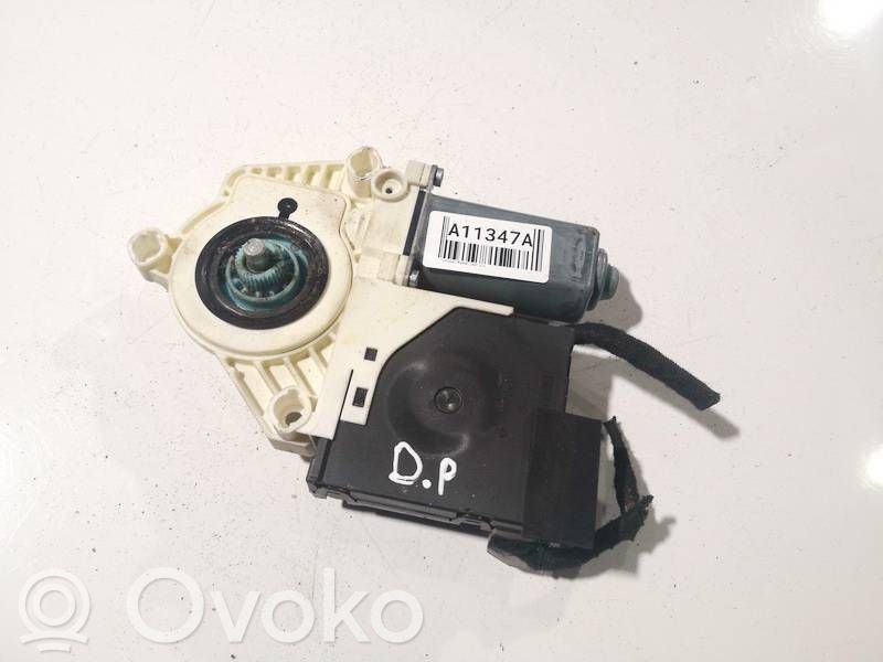 Volkswagen PASSAT B6 Silnik regulatora szyby drzwi przednich 