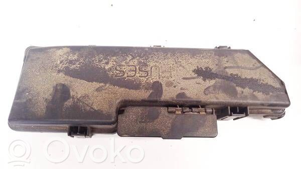Volvo V70 Couvercle de boîte à fusibles