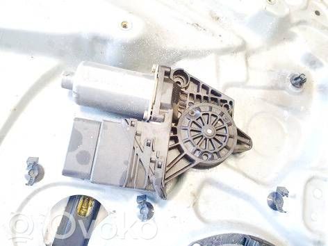 Volkswagen PASSAT B5.5 Moteur de lève-vitre de porte arrière
