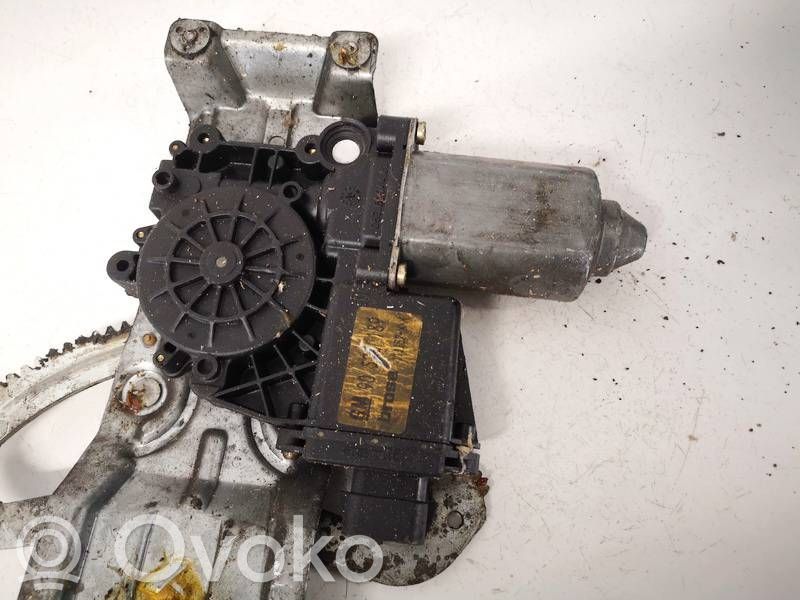 Opel Corsa B Motor del regulador de la ventanilla de la puerta delantera 