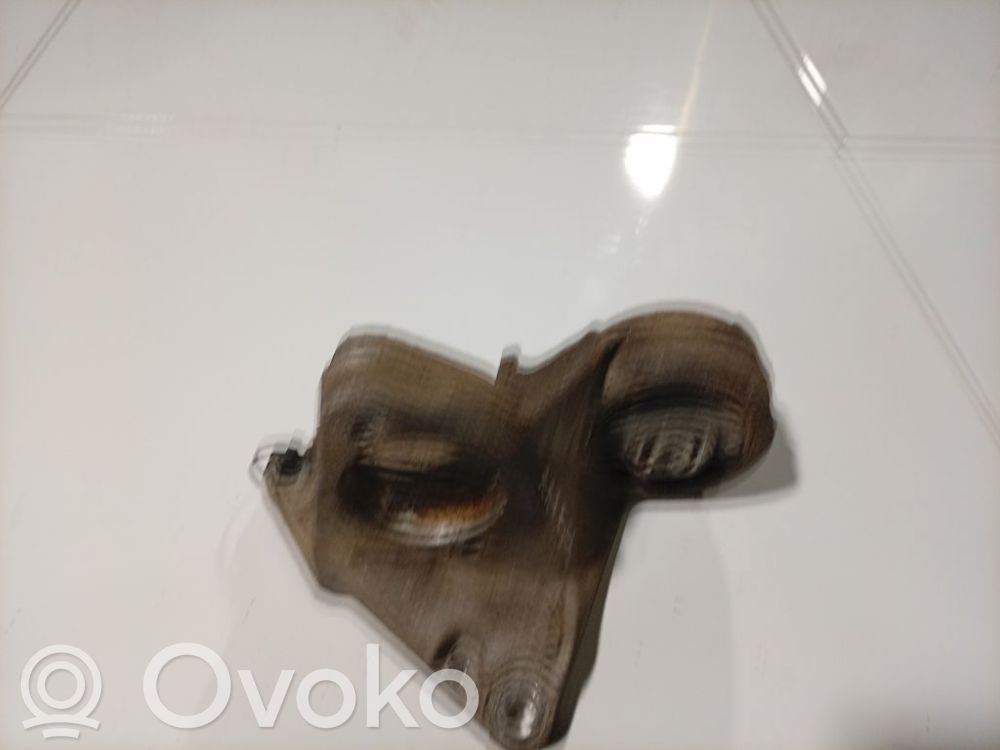 Citroen C8 Engine mount bracket 