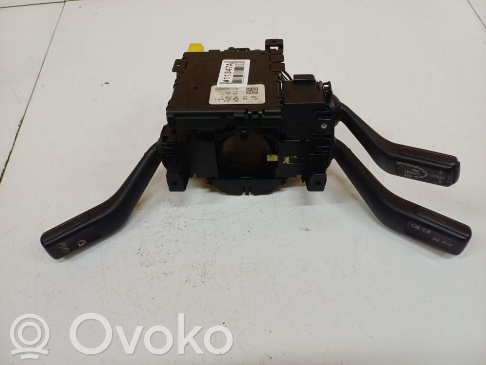 Volkswagen PASSAT B6 Manetka / Przełącznik kierunkowskazów wycieraczek 