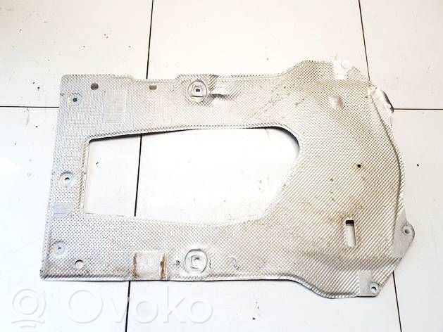 Mazda CX-30 Protección térmica del escape 