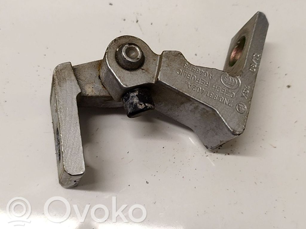 Skoda Octavia Mk3 (5E) Cerniera superiore della portiera anteriore 