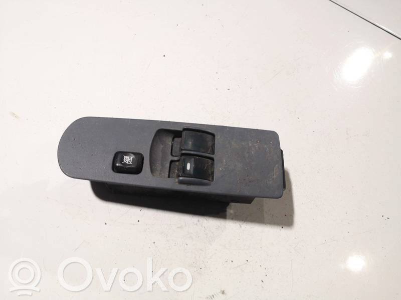 Electric window control switch   MR587477,C8DD351M,MR587477