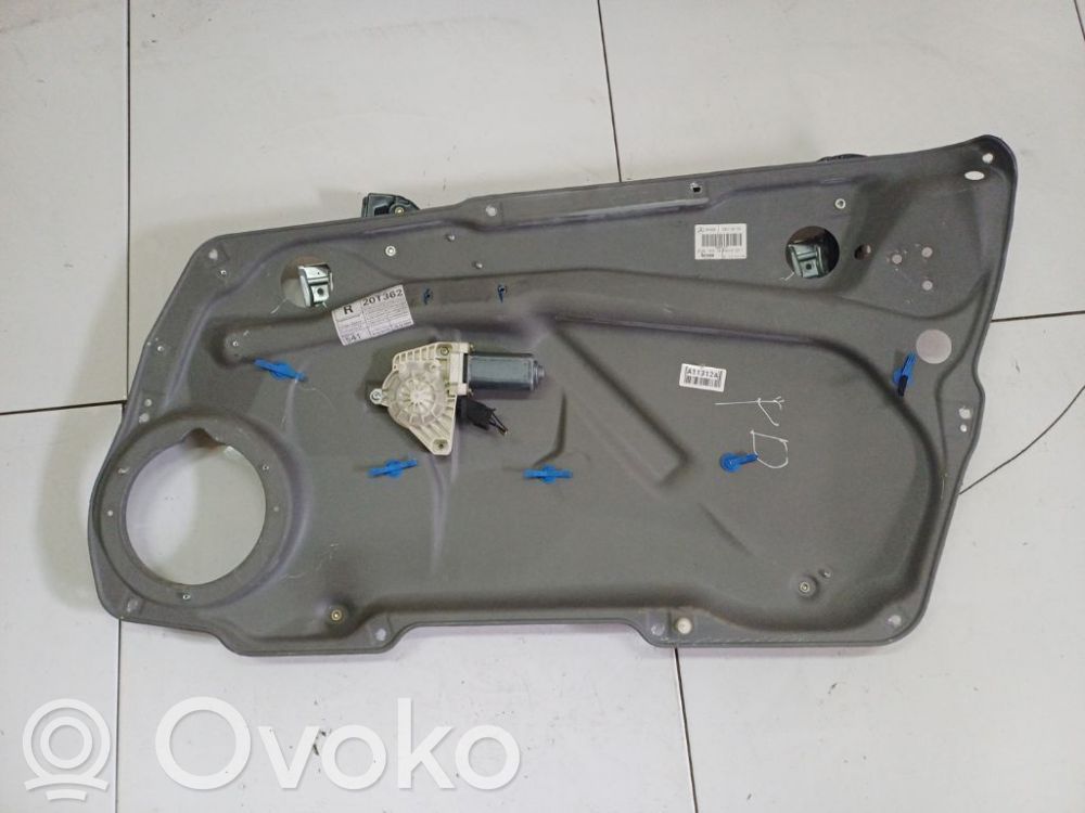 Mercedes-Benz A W169 Elektryczny podnośnik szyby drzwi bocznych / przesuwnych