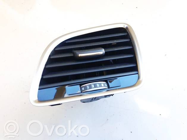 Audi Q3 8U Grille d'aération centrale 