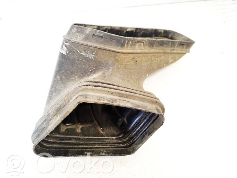 Audi A4 S4 B8 8K Ilmanoton letku 