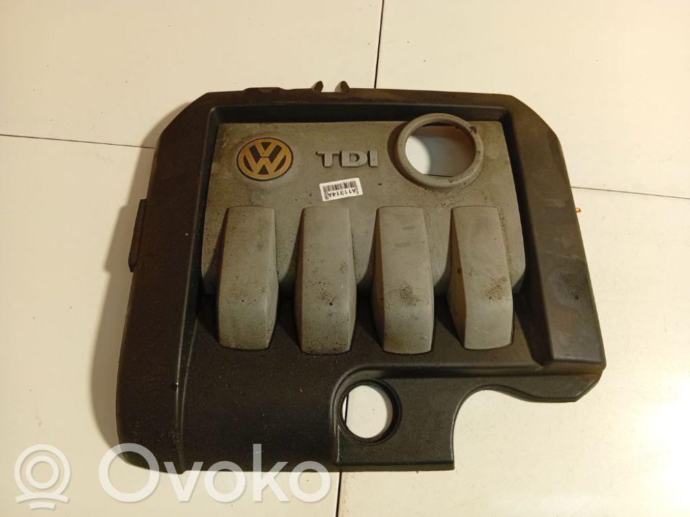 Volkswagen PASSAT B6 Capac protecție motor 
