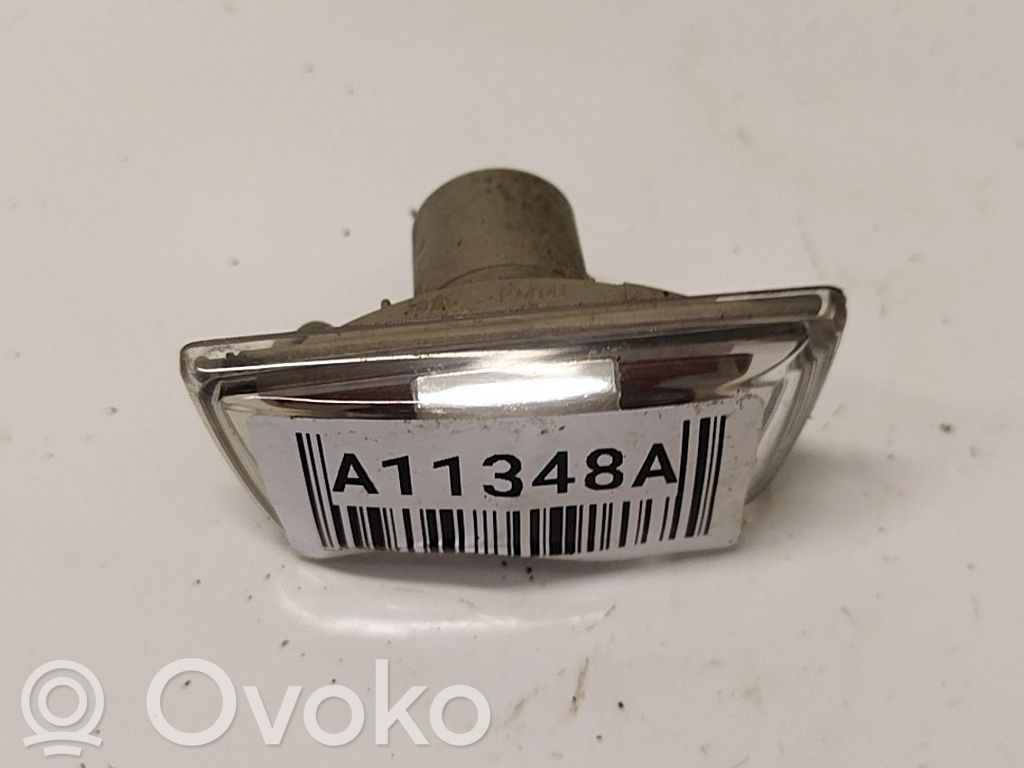 Opel Insignia A Semnalizator bară față 