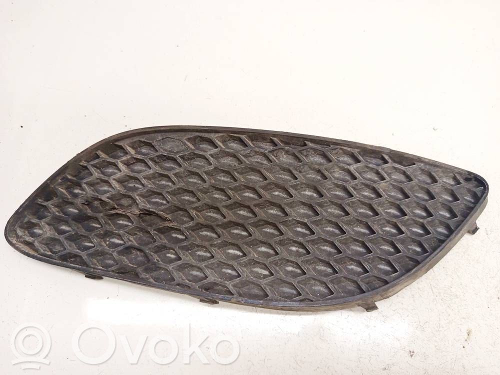 Opel Zafira B Kratka dolna zderzaka przedniego 