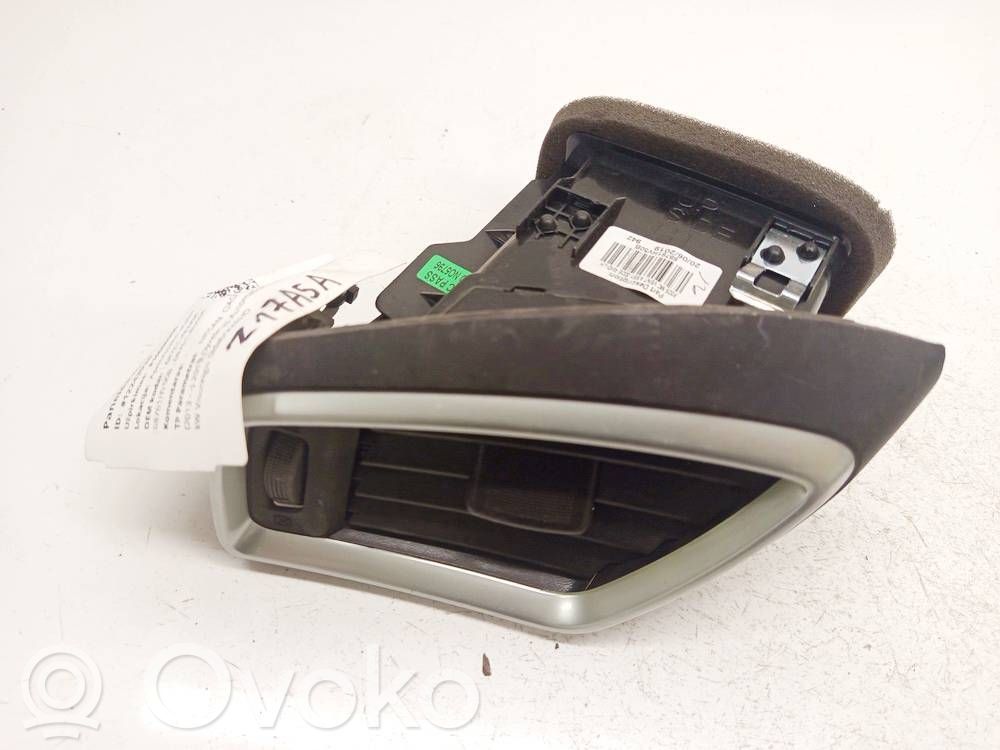 Nissan Qashqai Grilă ventilație centrală