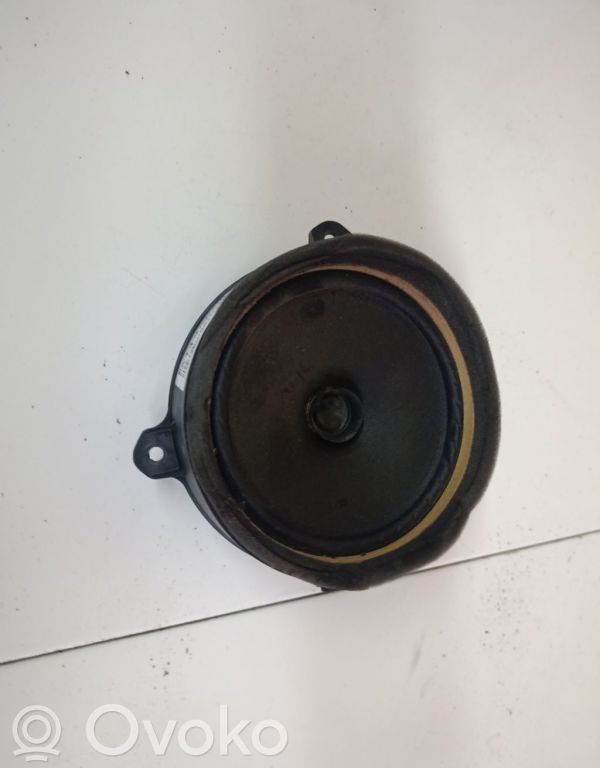 Subaru Legacy Etuoven kaiutin 