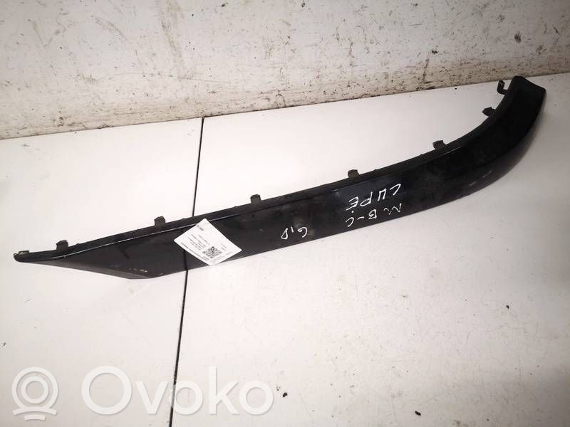 Mercedes-Benz C W203 Dekoratīvās aizmugurē bampera ulikas 