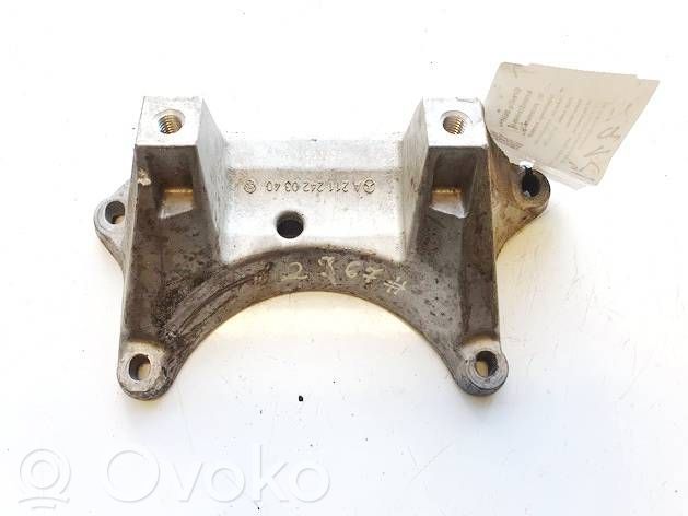 Mercedes-Benz C W205 Supporto di montaggio del motore (usato)