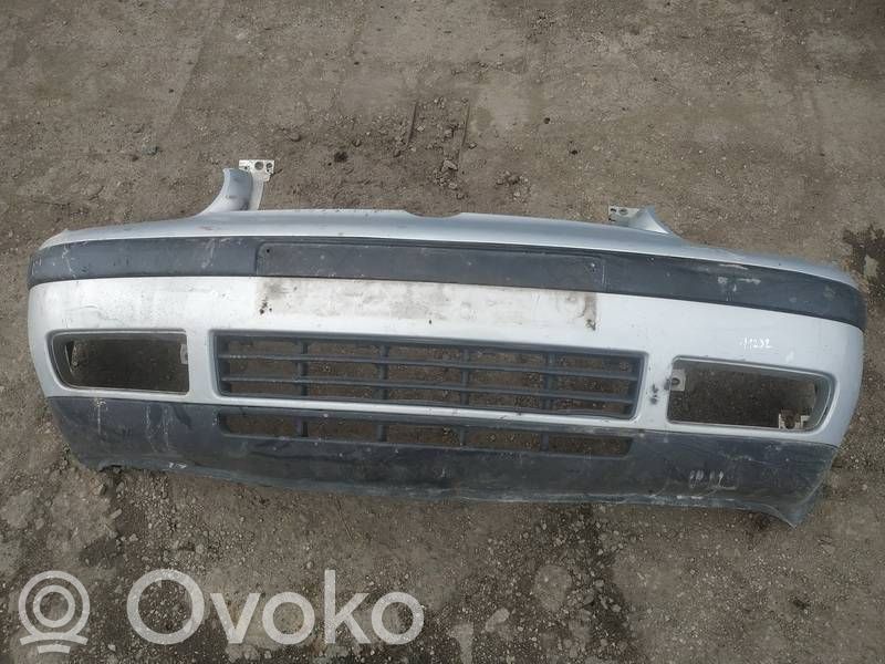 Volkswagen Golf IV Parachoques delantero 