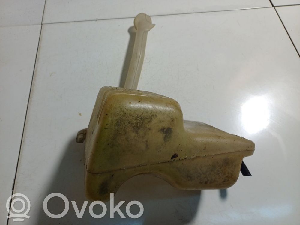 Nissan Serena Depósito del refrigerante