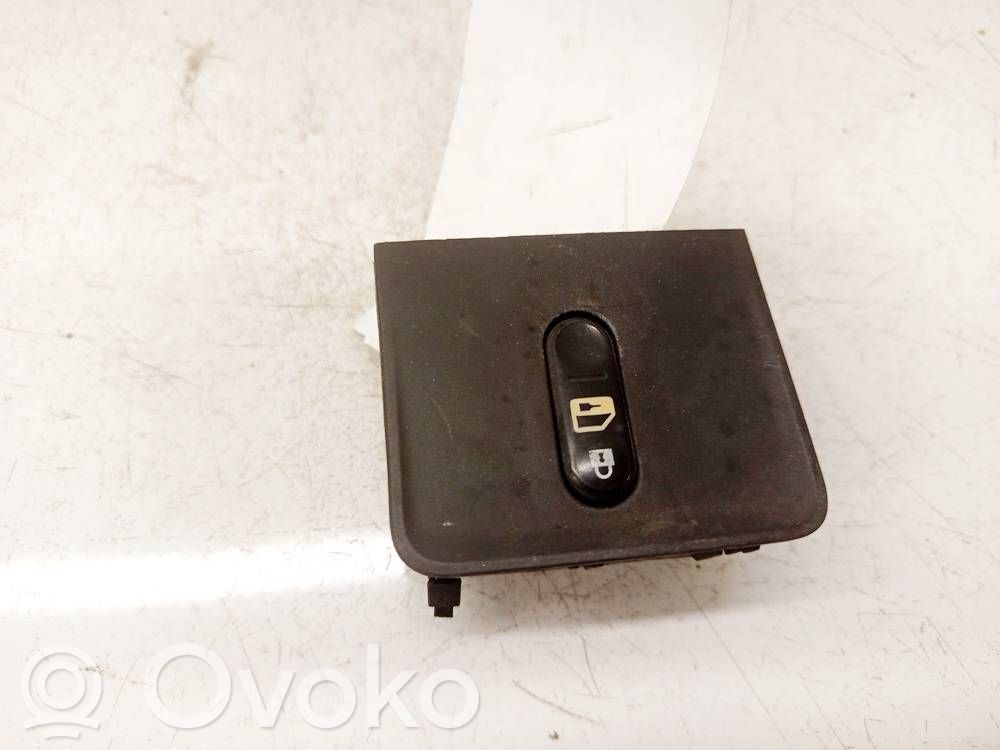 Botón interruptor de bloqueo de puertas   68485BA10,68485BA10,68485BA10
