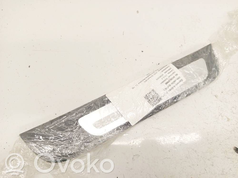 Capac prag spate   8K0853376,8K0853376B,8K0853376,8K0853376B