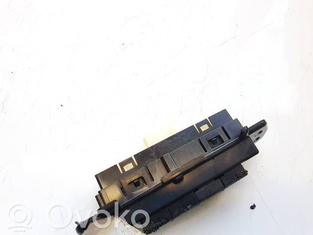 Lexus RX 330 - 350 - 400H Tailgate opening switch 