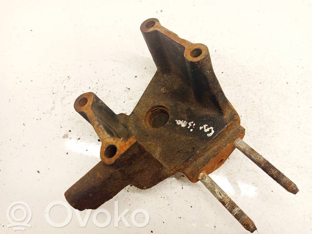 Mitsubishi Carisma Suport motor 