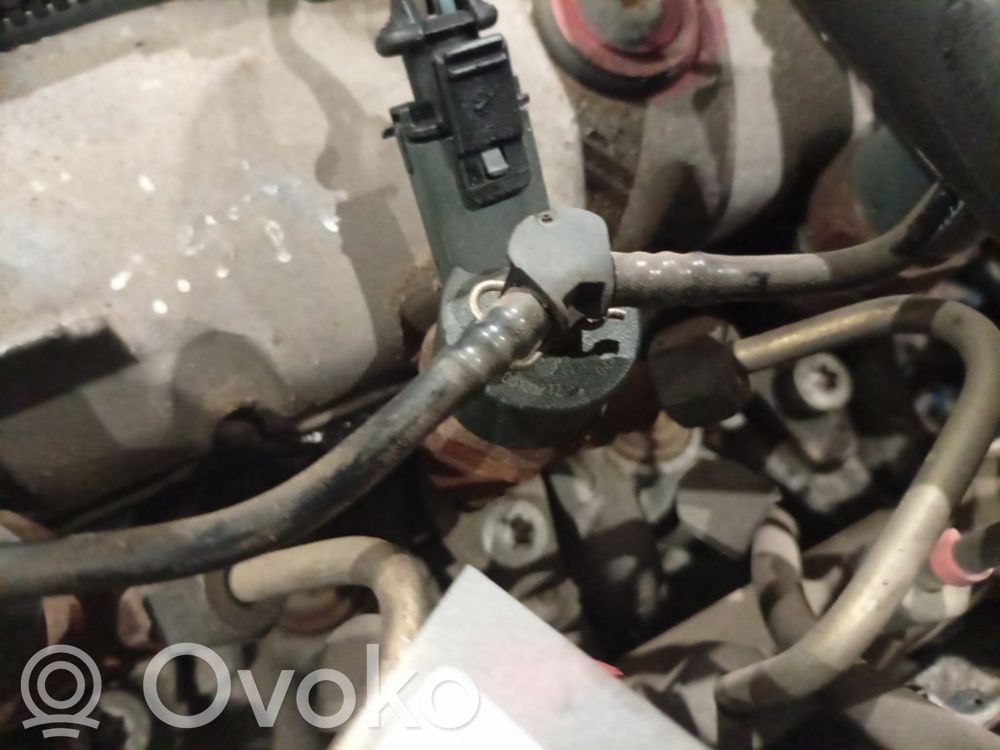 Inyector de combustible   8200100272,8200100272,8200100272