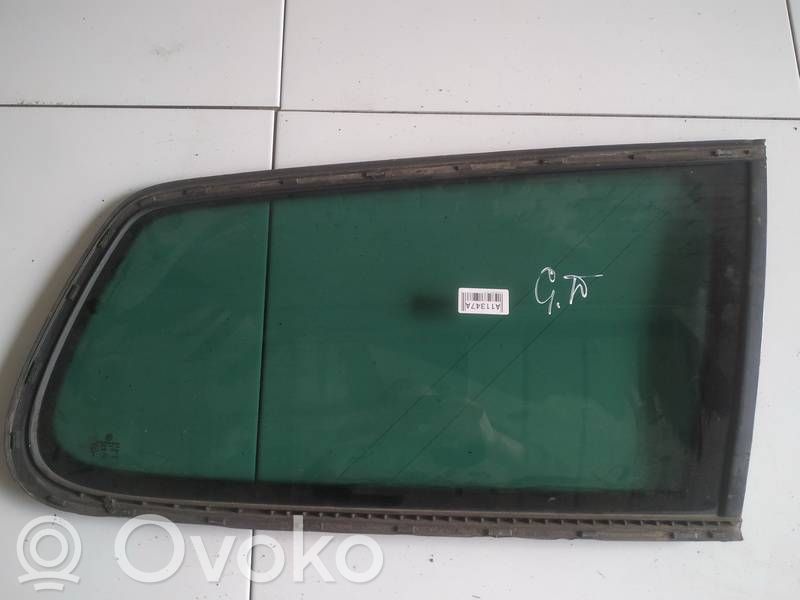 Volkswagen PASSAT B6 Finestrino laterale posteriore