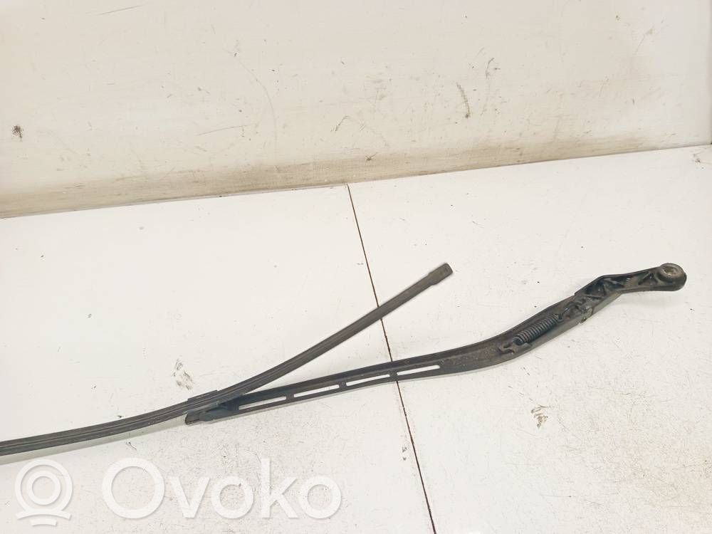 Audi A4 S4 B7 8E 8H Ramię wycieraczki szyby przedniej / czołowej 