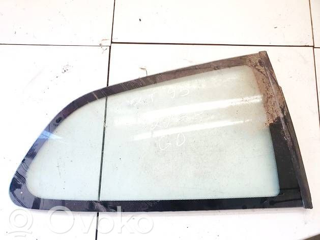 Mitsubishi Colt Geam lateral spate 