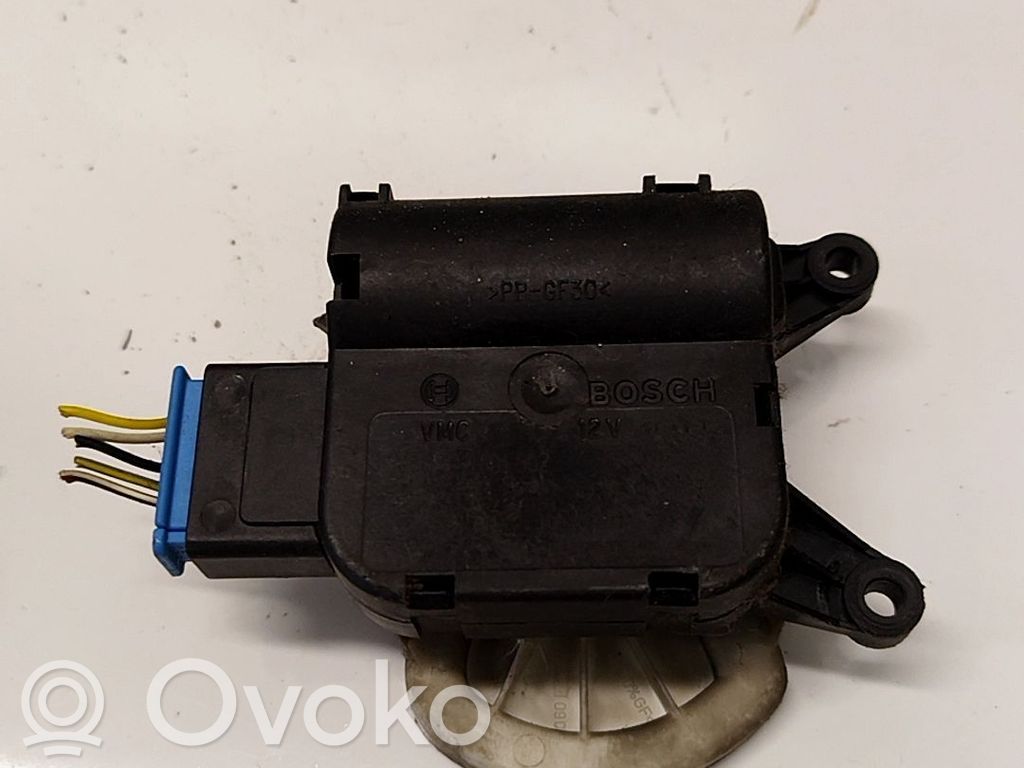 Audi A4 S4 B7 8E 8H Motor/actuator clapetă aer 